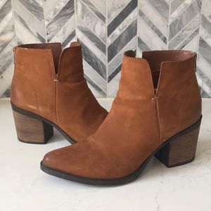 Steve Madden Pointed Toe bootie